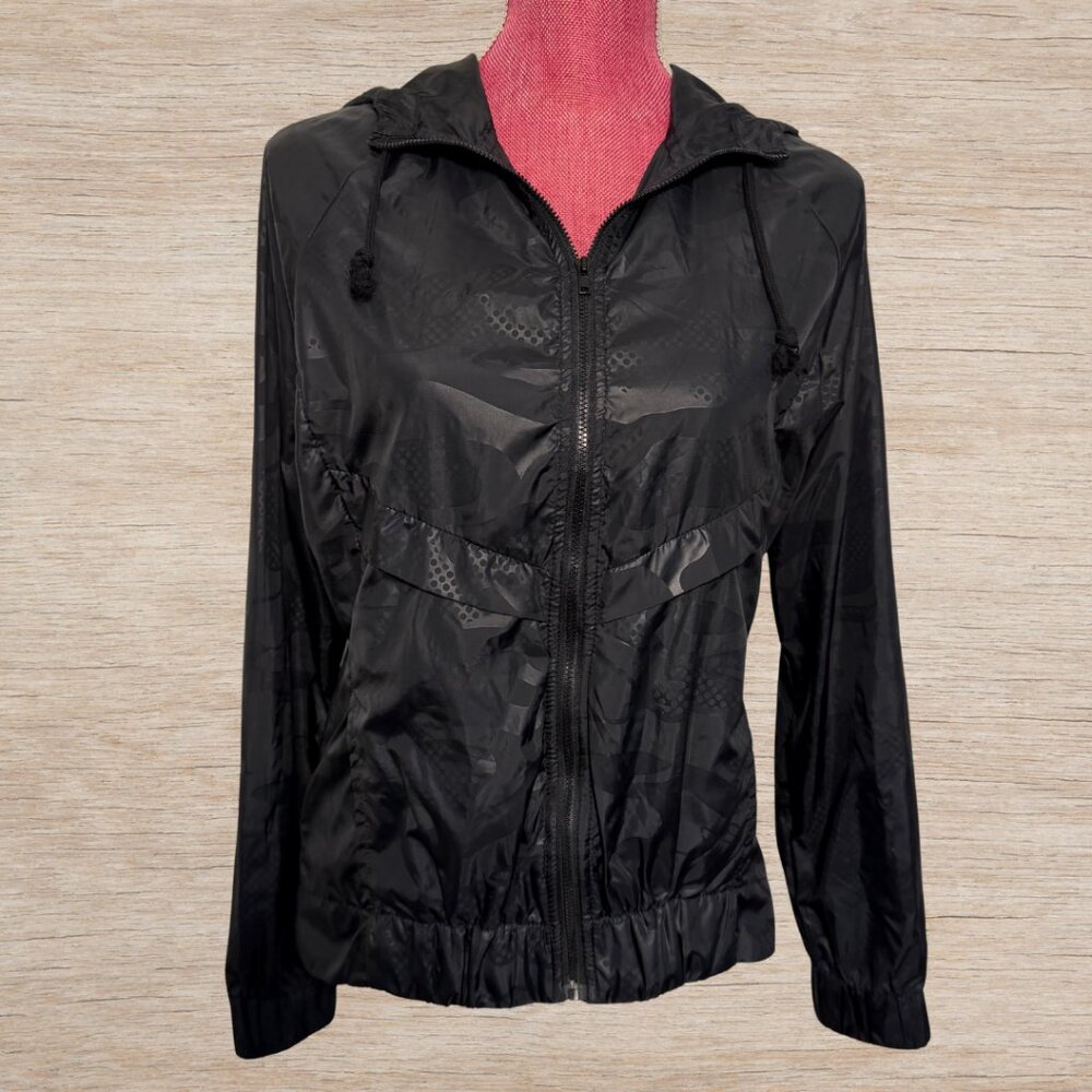 UNIONBAY Black Camo Windbreaker Rain Coat Women’s Size Small Outerwear